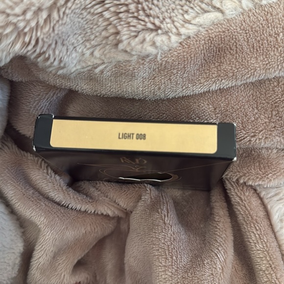 KVD Beauty Good Apple Skin-Perfecting Hydrating Foundation Balm Light 008 - Picture 9 of 9